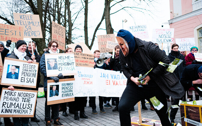 Pensionireformi vastane meeleavaldus Toompeal.