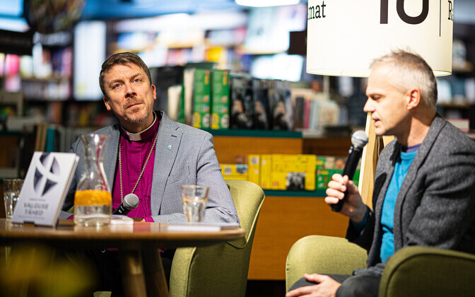 Urmas Viilma esitles raamatut