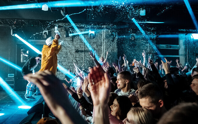 5miinust ja Wateva esinesid Simple Sessioni peol