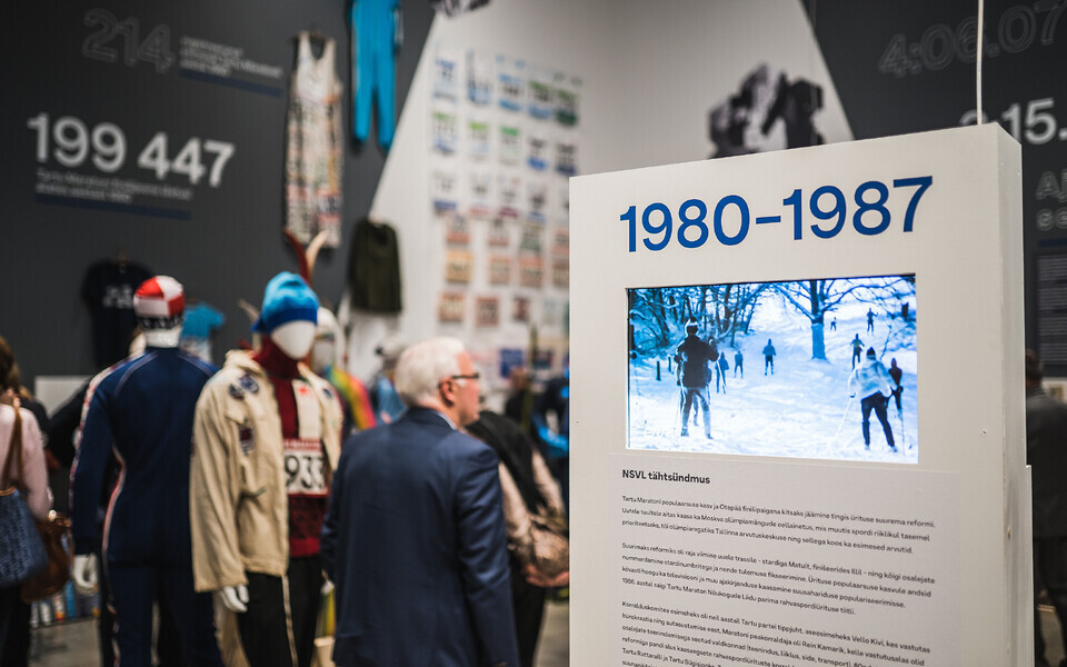 Juubelinäitus „Tartu Maraton 60” tõi suusatalve näitusesaali.