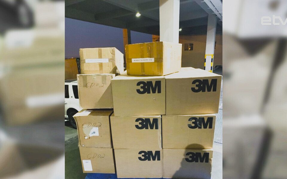 Владелец китайского ресторана в Таллинне отправил в Поднебесную 20 000 масок.