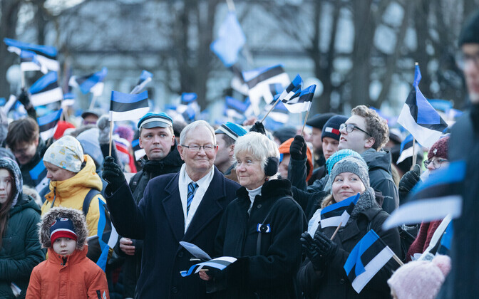 Торжественная церемония поднятия флага в Таллинне.