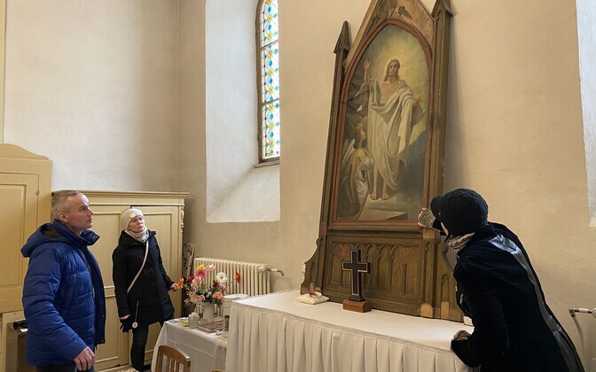 Paide kiriku käärkambris asuv haruldane kodualtar võeti lahti ja toimetati restaureerimisele.