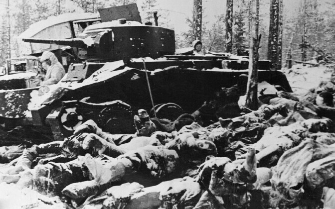 9. märts 1940 - metsaalune on täis punaarmeelaste külmunud laipu ja rivist välja löödud tehnikat pärast veebruarikuist lahingut, kus Soome võitlejad purustasid Punaarmee eliitdiviisi.