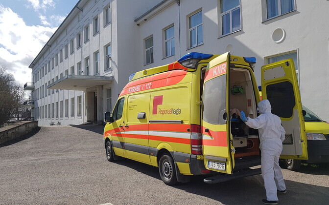 Kuressaare hospital patients transported to the mainland.