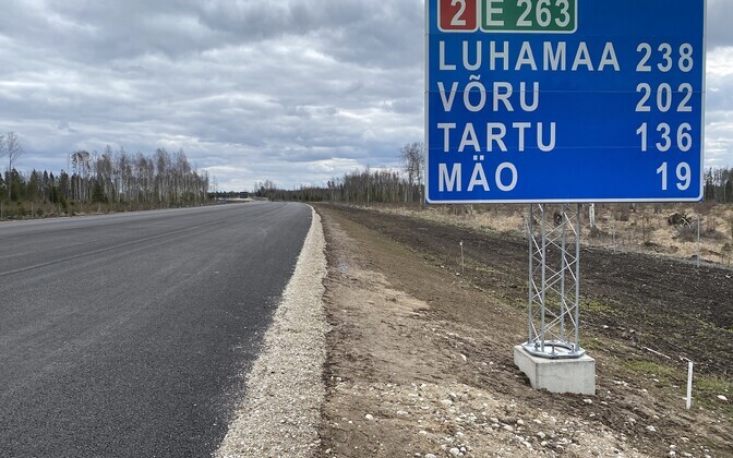 Ehitustööd Tallinna-Tartu maanteel Ardu-Võõbu lõigul.