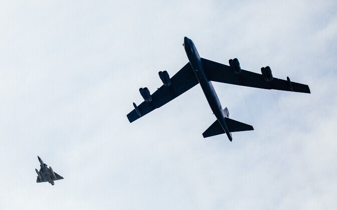 Pommitaja Tallinna kohal