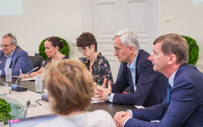 Peaminister Jüri Ratase juures kogunes esmakordselt majanduse elavdamise ekspertkogu