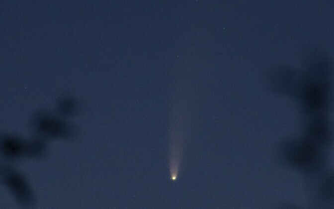 Neowise komeet. Pildistatud Kuressaares ööl vastu 15. juulit.