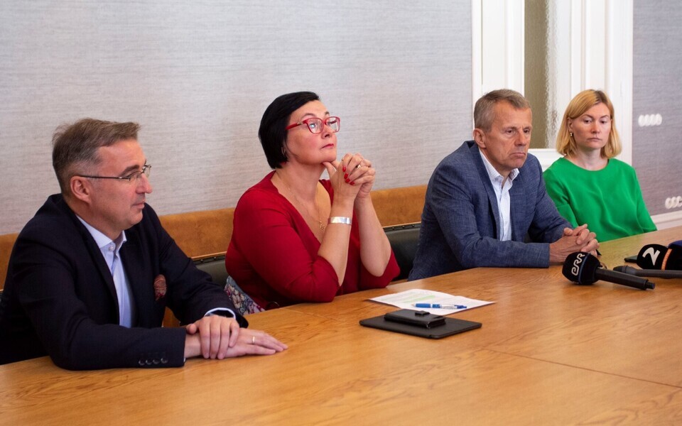 Спецкомиссии Рийгикогу продолжат разбираться с договором с американским адвокатским бюро Freeh Sporkin & Sullivan.