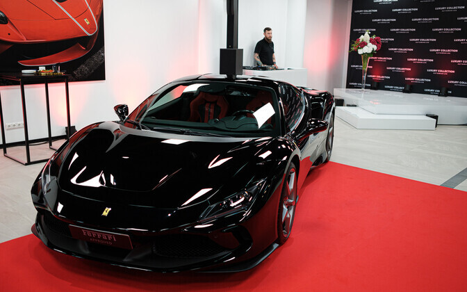 Ferrari salongi avamine