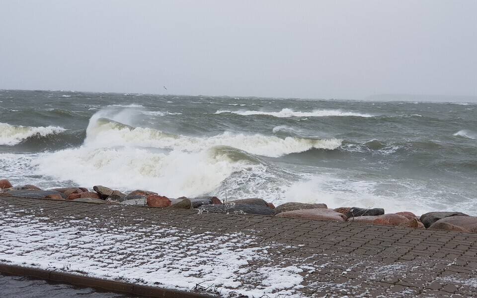 Tormine meri Saaremaal.