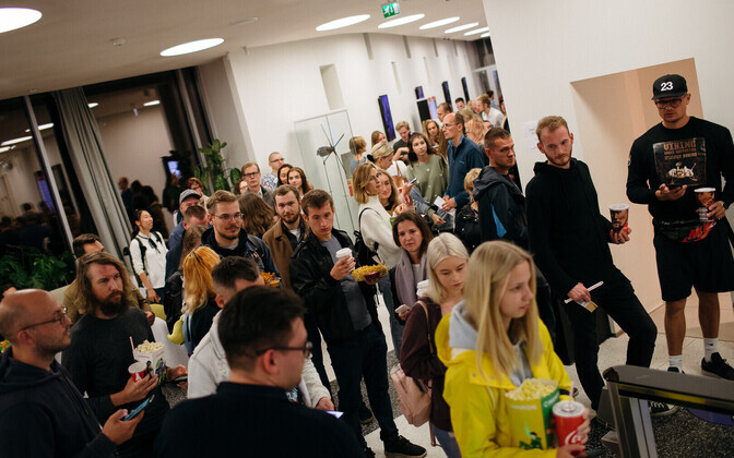 Teneti esilinastus kinos Kosmos