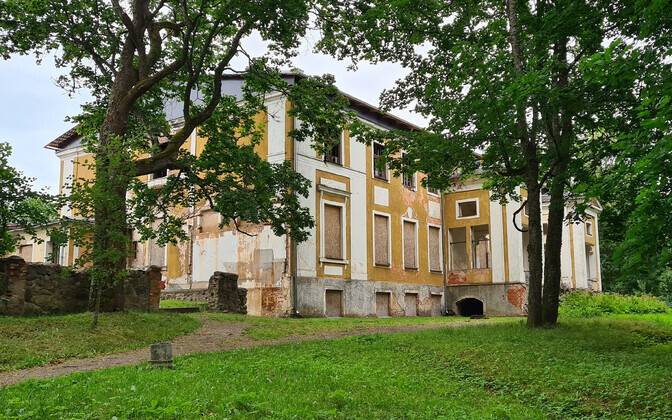 Väimela Manor complex.