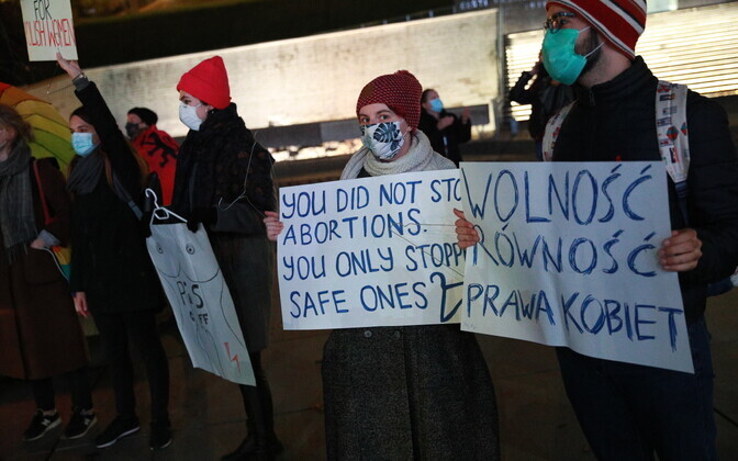 Tallinnas oli toetusmeeleavaldus Poola protestijatele.