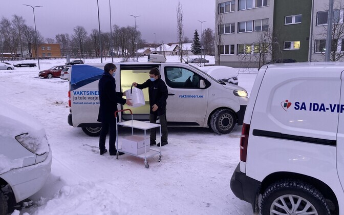 Vaktsiin jõudis Kohtla-Järvele. Hommikul toodi see Ahtmesse Ida-Viru keskhaigla apteeki.