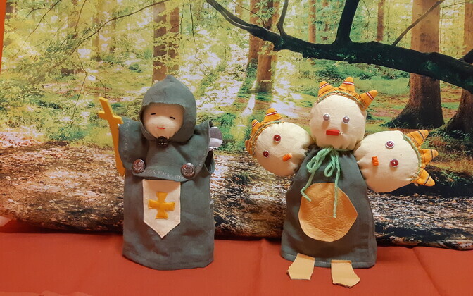 Lemmiku muinasjututegelase esitajate auhinnad, käpiknukud.