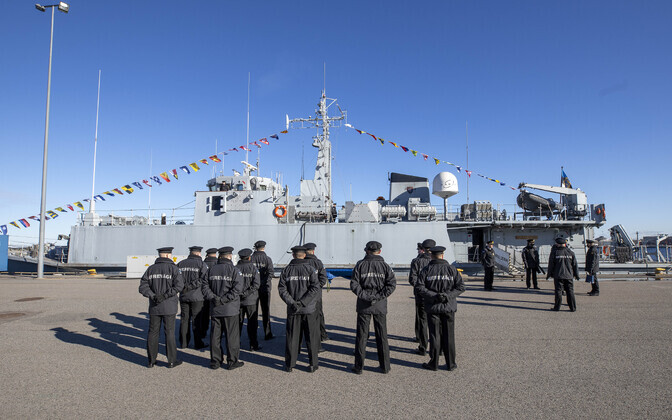 Changeover of command ceremony for ENS Admiral Cowan at the mine harbor Thursday, March 4.