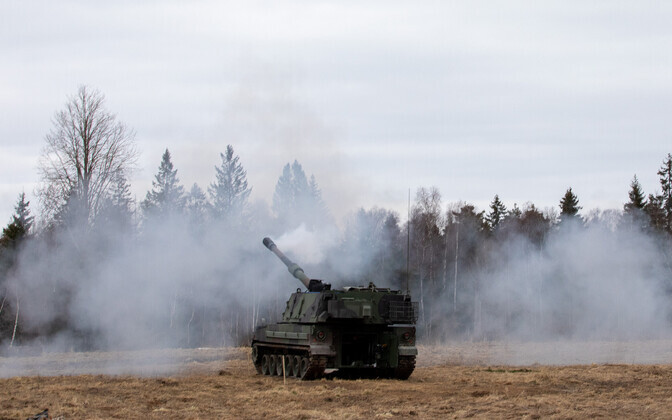 Liikursuurtükk K9 Kõu tegi Eestis esimesed testlasud