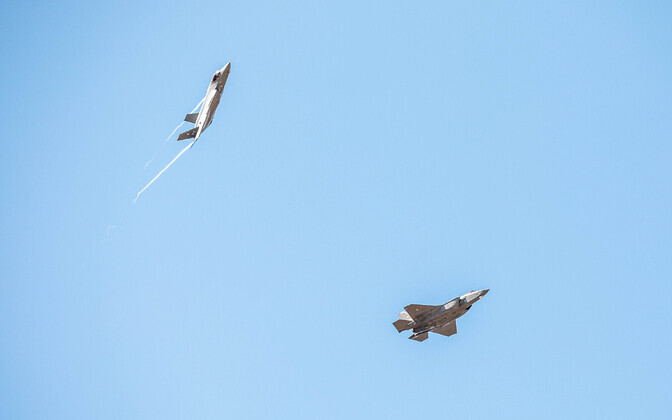 Italian Air Force F-35s arriving at Ämari.