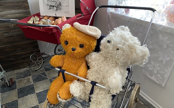 Mitmikute kärude näitus Kärus.