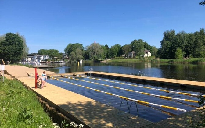 The outdoor pool in Pirita River.