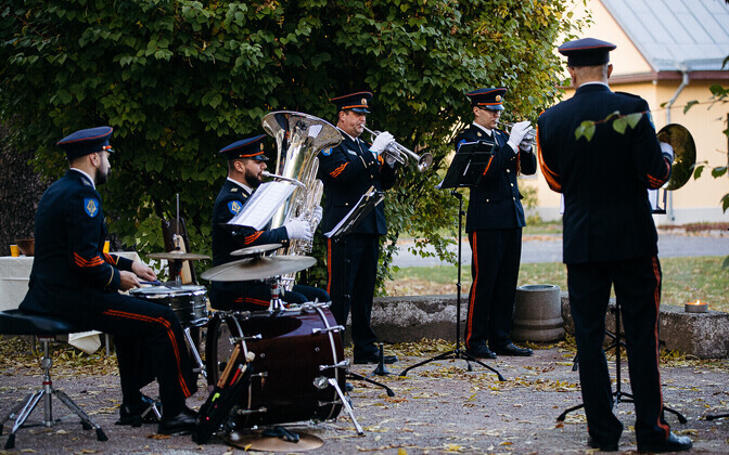 Sõjaväeorkester alustas sõjamuuseumi koosseisus tegutsemist.