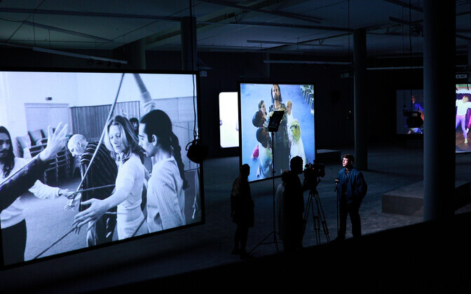 Jeremy Shaw „Phase Shifting Index“ Kumus.