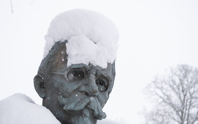 Paks lumi Tallinnas.