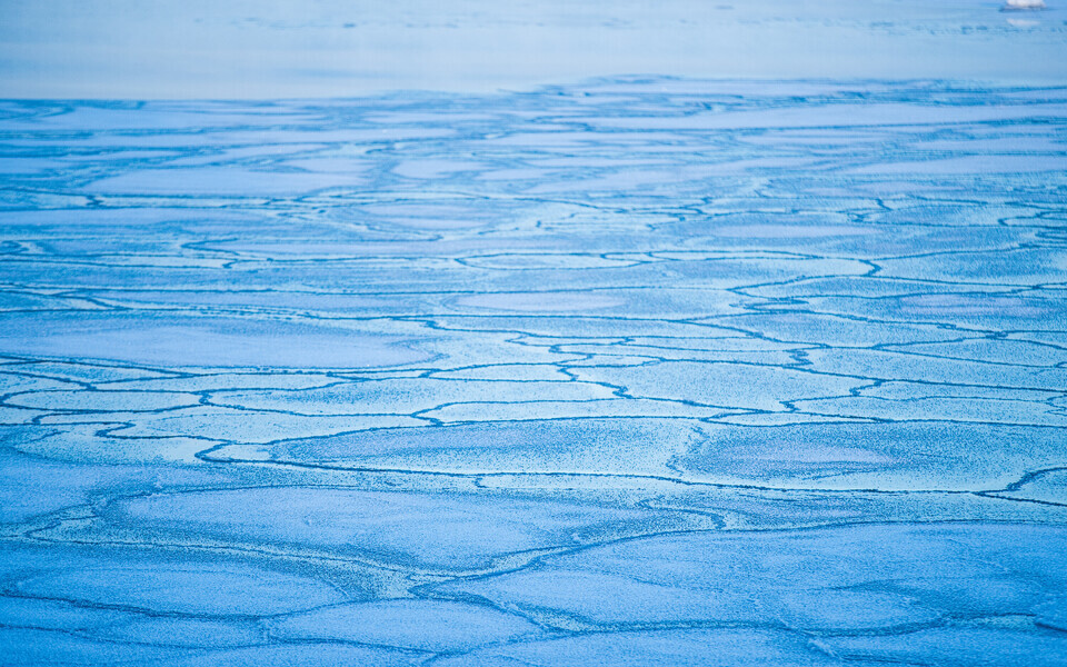 Osaliselt jäätunud meri