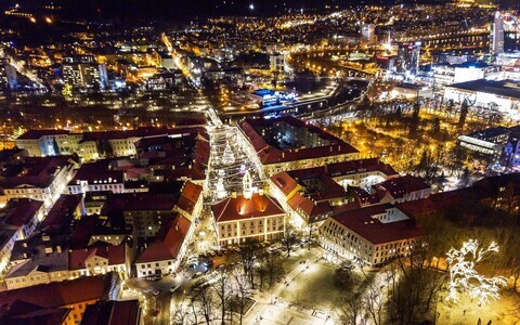 Tartu's' Old Town by (Christmas) night.
