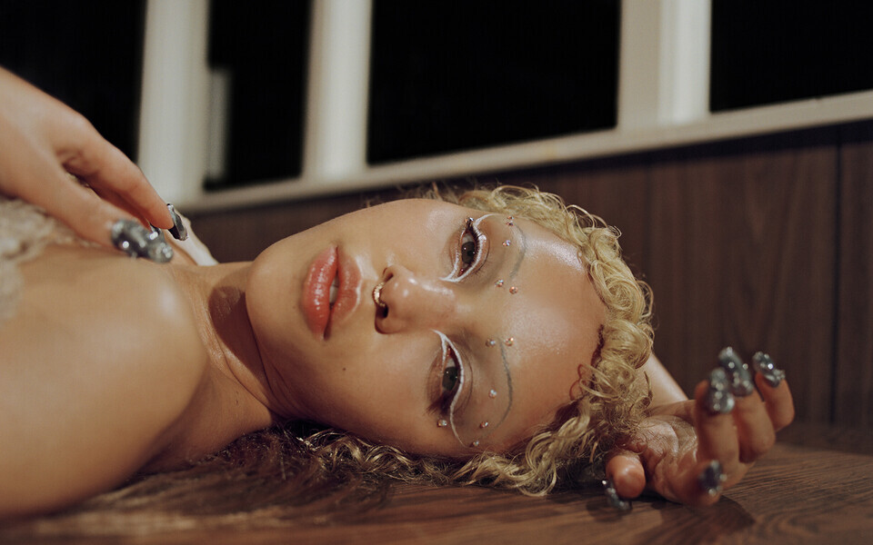 Tahliah Debrett Barnett ehk FKA Twigs.