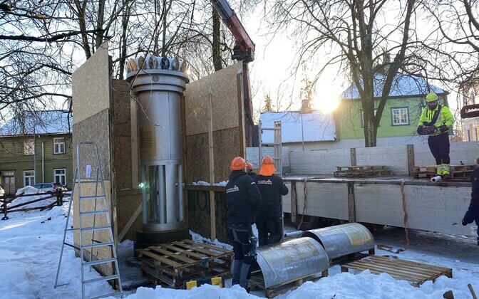 Jaak Joala skulptuuri teisaldamine Viljandi Posti tänava pargist