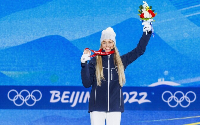 Келли Сильдару на церемонии награждения.