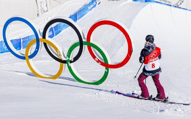 Келли Сильдару на соревнованиях по хафпайпу на Олимпийских играх в Пекине.