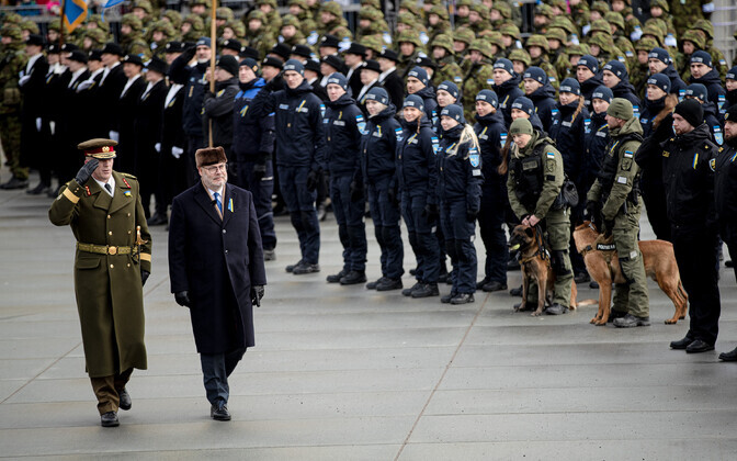 Kaitseväe paraad Tallinnas Vabaduse väljakul