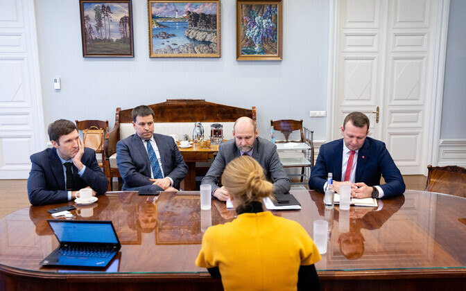 Kaja Kallas meets party leaders on February 25, 2022.