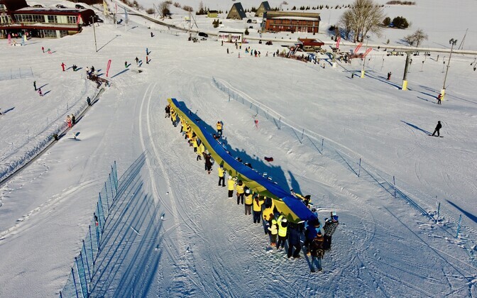 Ukraina lipp Kiviõli mäel.