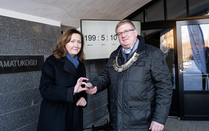 Здание Национальной библиотеки передано строителям.