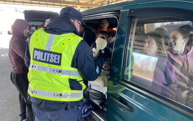 Ikla piiripunkti läbib ööpäevas 1300-1500 Ukrainast tulnud sõjapõgenikku, kellest enamus on noored naised ja lapsed.