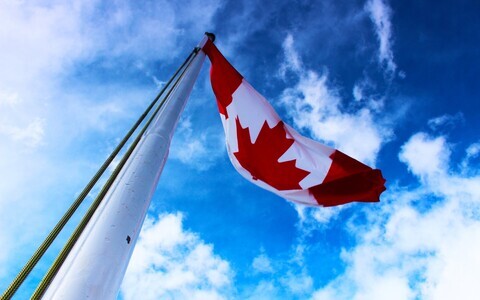 Флаг Канады. Иллюстративная фотография.