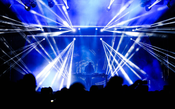 Narvas esines Floating Points