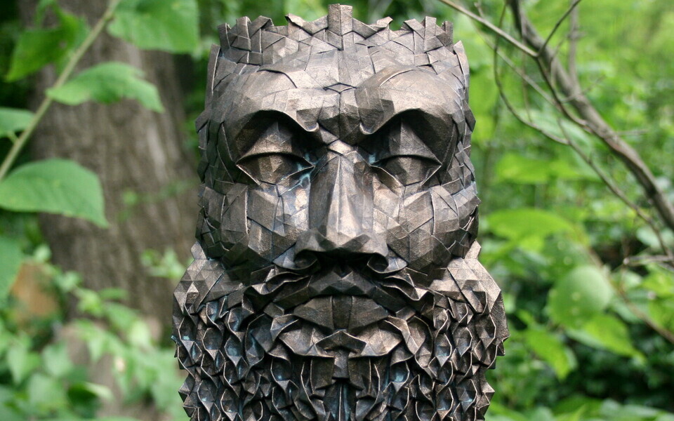 Paljudest jutustustest käib läbi pimeda prohveti roll.