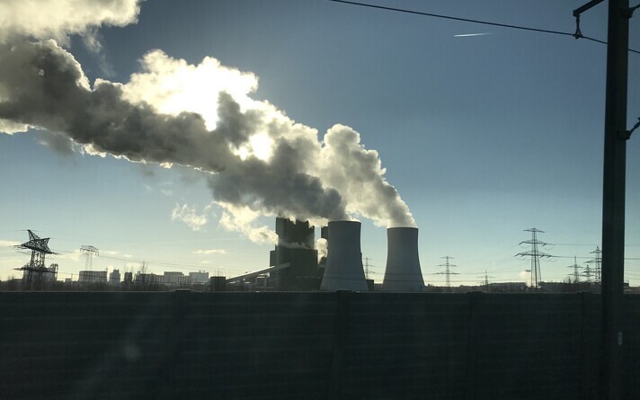 Угольная электростанция под Лейпцигом в 2019 году.