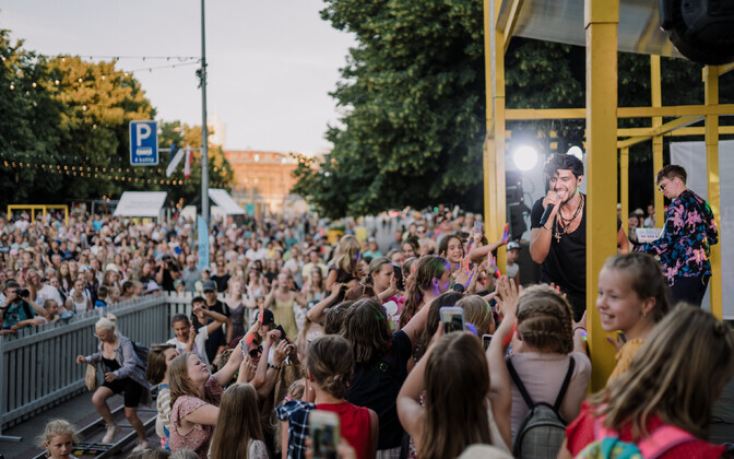 Tartus avati autovabaduse puiestee