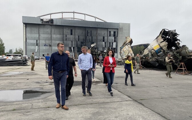 Urmas Reinsalu visits Hostomel Airport and Chernobyl.