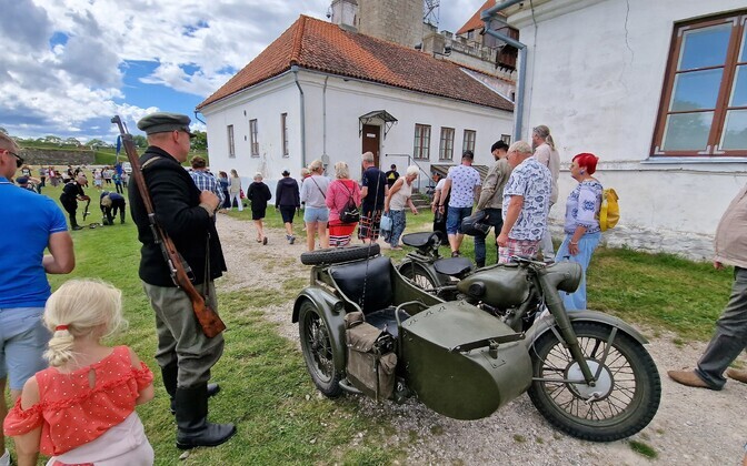 Lavastus Saaremaa tuntuima metsavenna Elmar Ilbu tegemistest.
