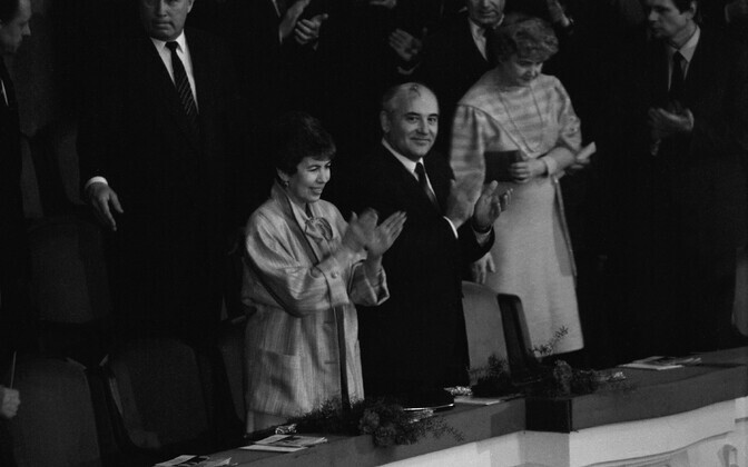 Raissa Gorbatšova ja Mihhail Gorbatšov Estonia kontserdisaalis.