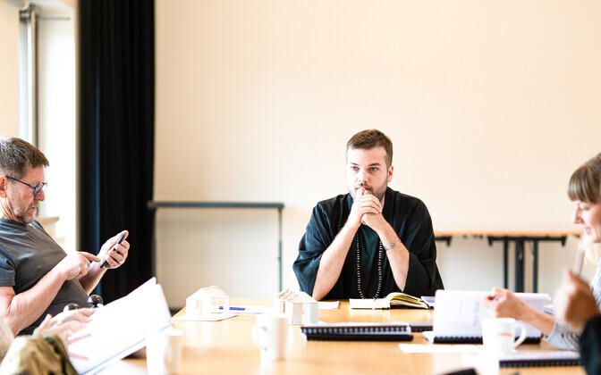 Ugalas algasid Johan Elmi lavastuse 