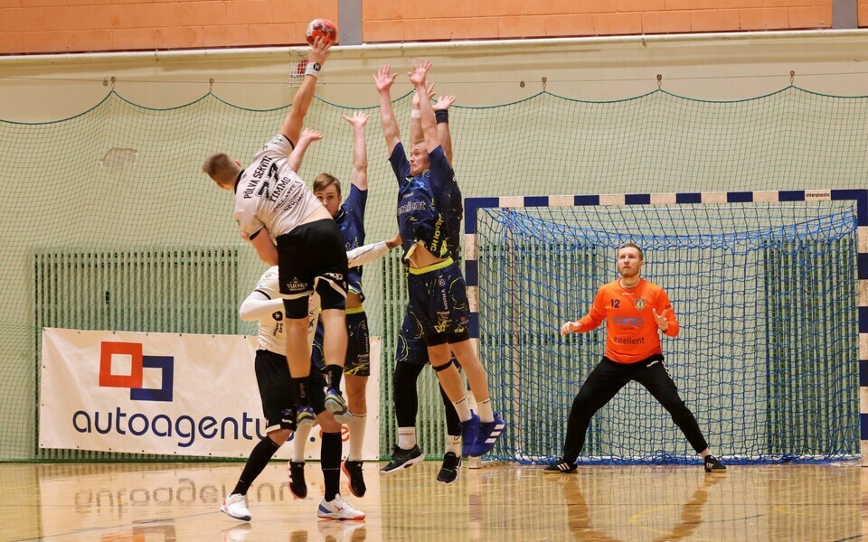 Viljandi HC kaitse ja väravavaht Rasmus Ots hoidsid Mistra teisel poolajal vaid viie värava peal